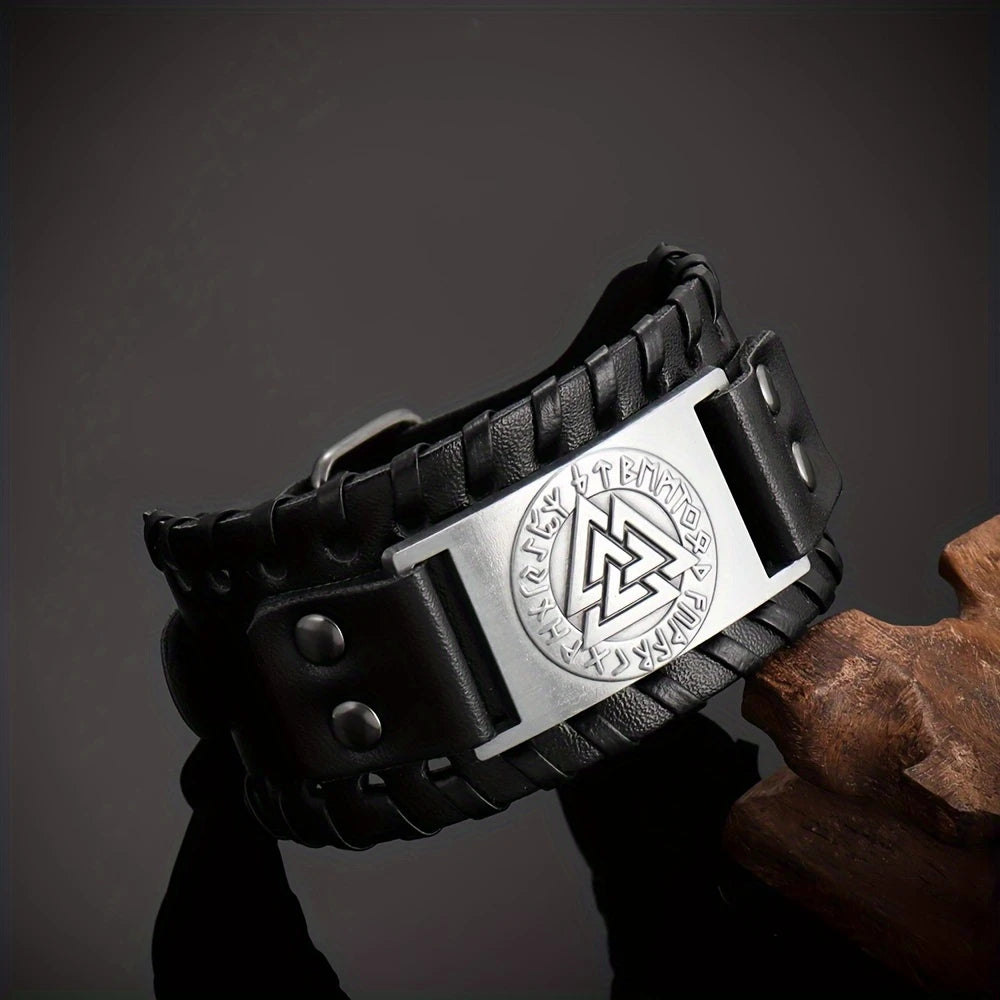 Vikingarmband i Läder med Valknut och Runor
